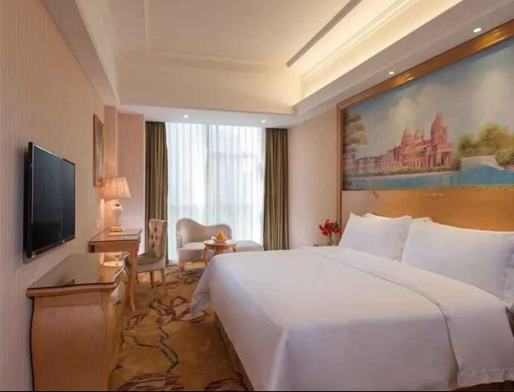 Vienna Hotel Shenzhen Baoneng City Plaza Ngoại thất bức ảnh