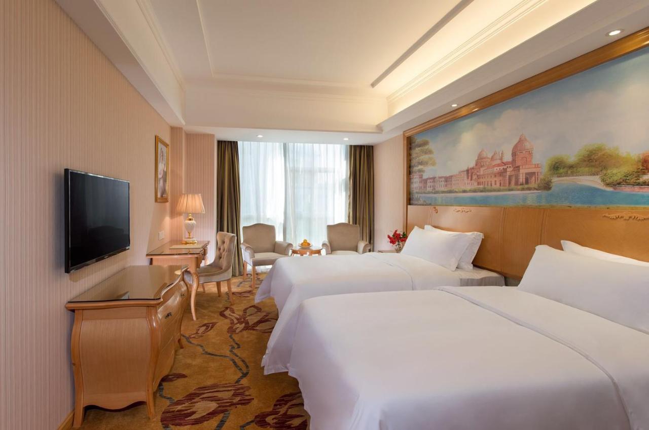 Vienna Hotel Shenzhen Baoneng City Plaza Ngoại thất bức ảnh